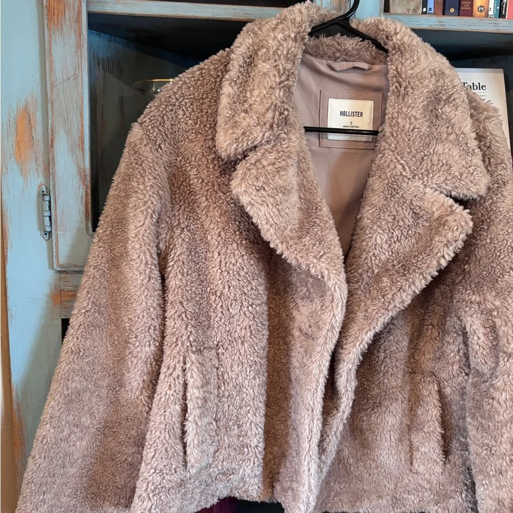 Hollister size small jacket - Picture 3 of 12